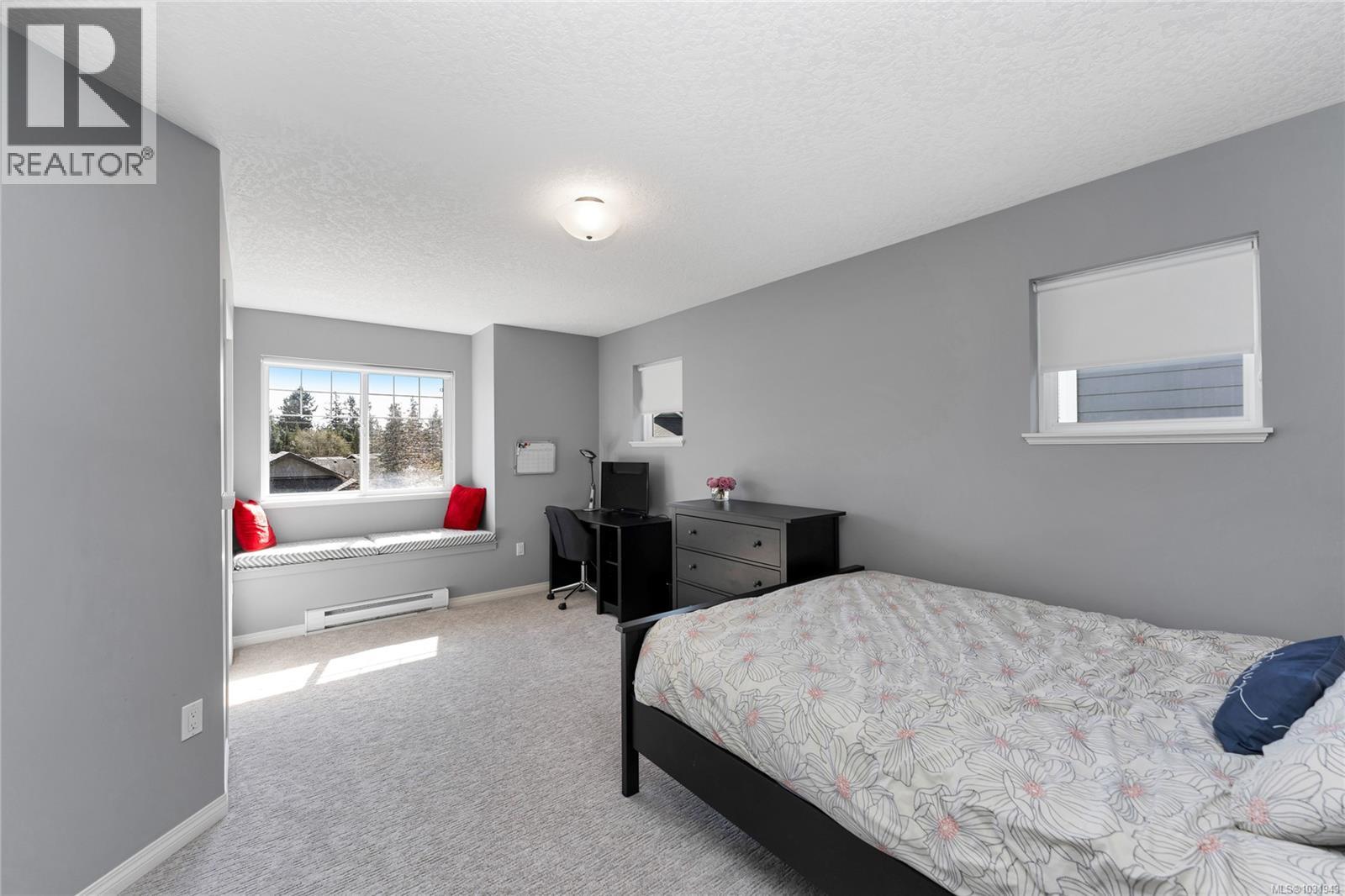 29 STONERIDGE DR - 33