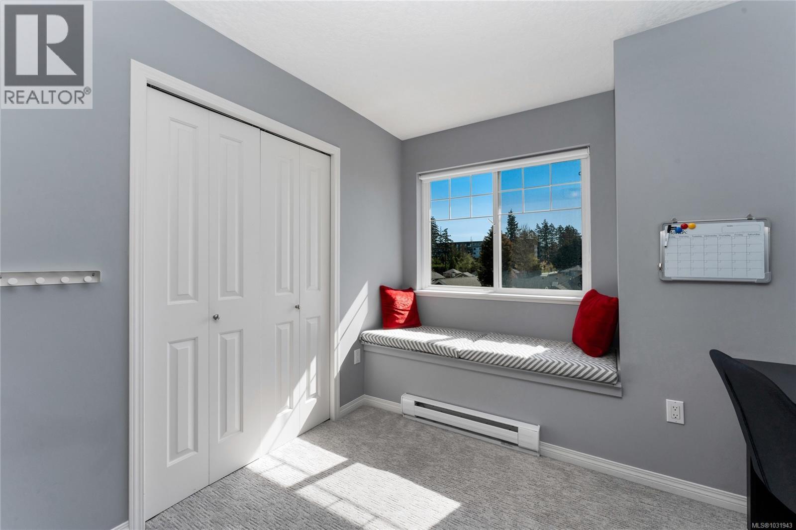 29 STONERIDGE DR - 35