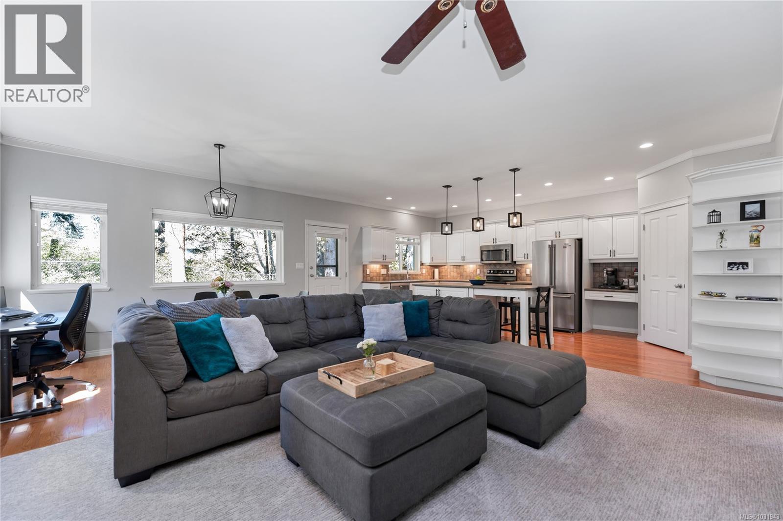 29 STONERIDGE DR - 9