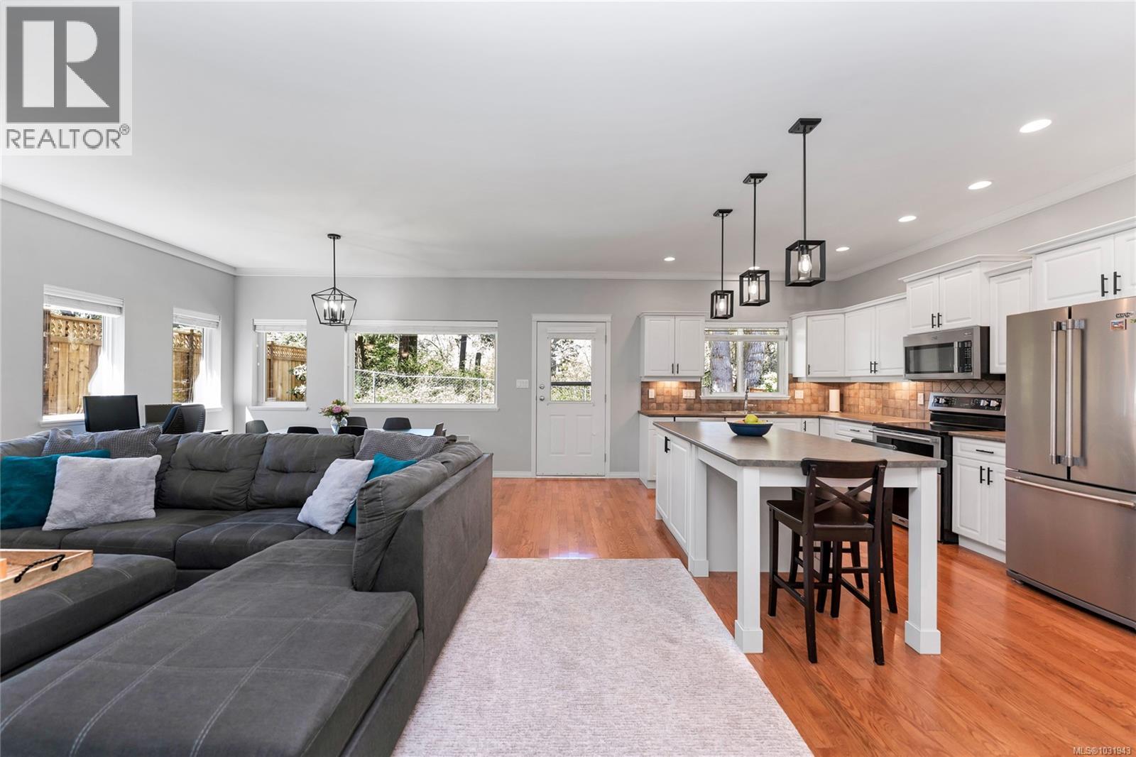 29 STONERIDGE DR - 8