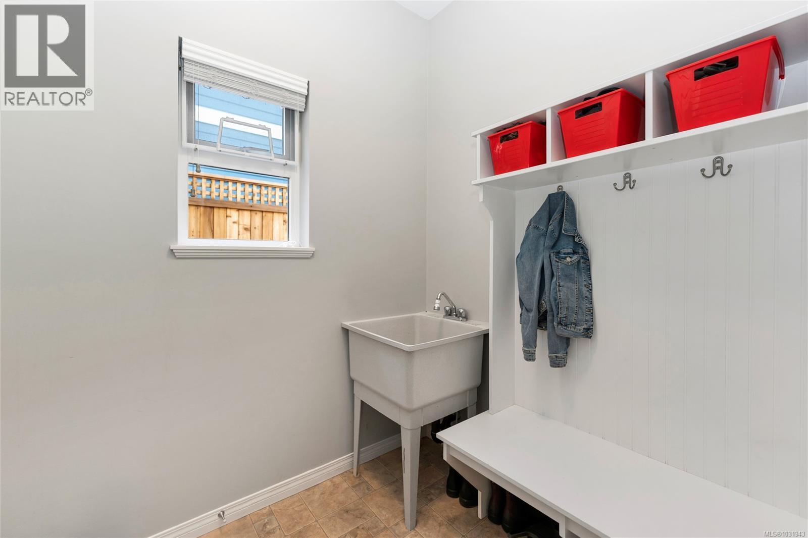 29 STONERIDGE DR - 21