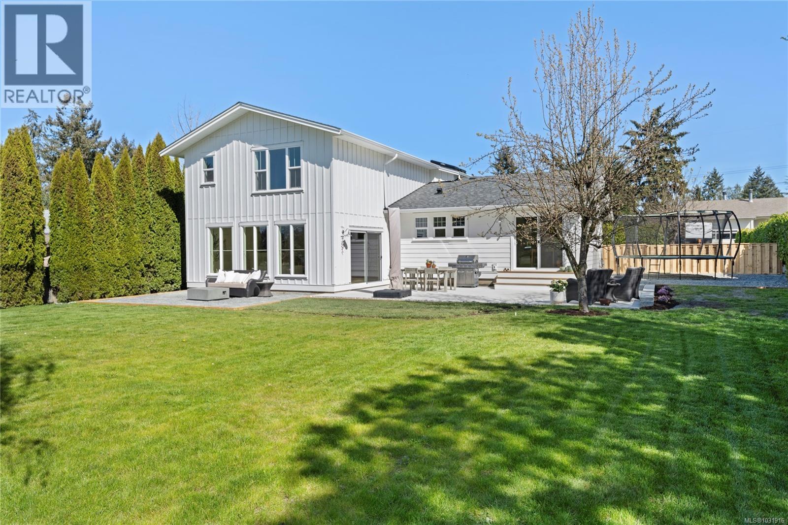 7549 ANDREA CRES - 2