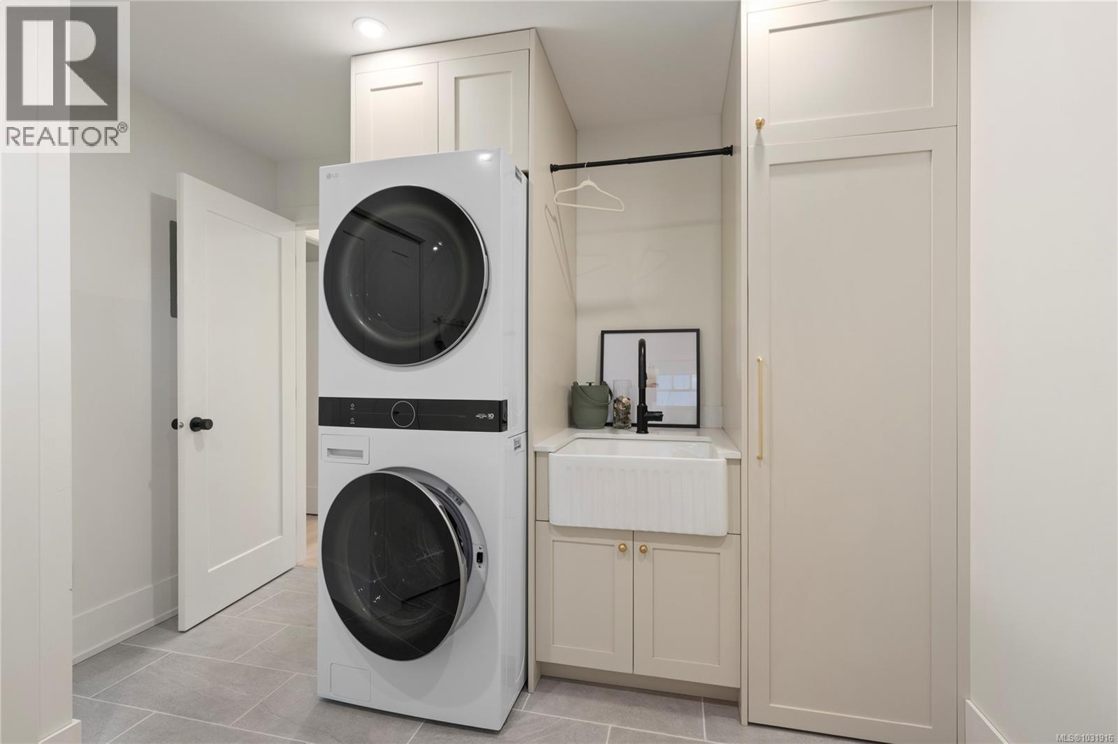 7549 ANDREA CRES - 21