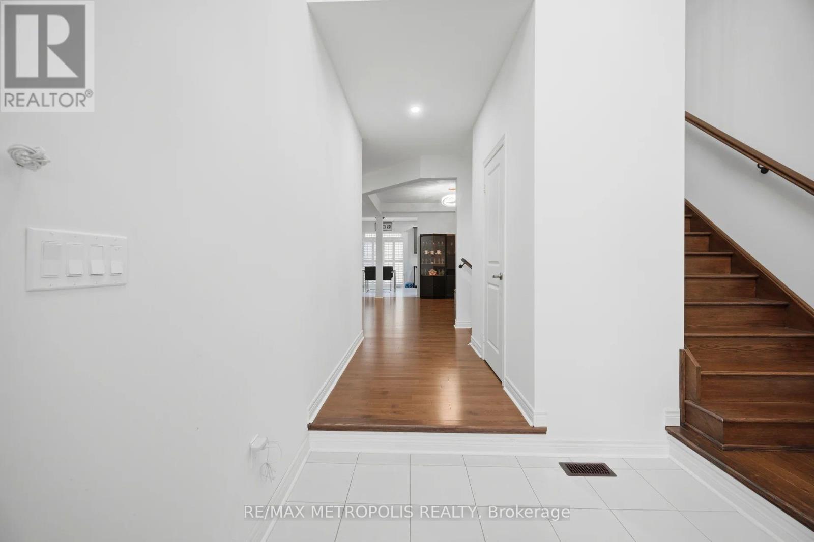 223 INVERNESS WAY S - 7