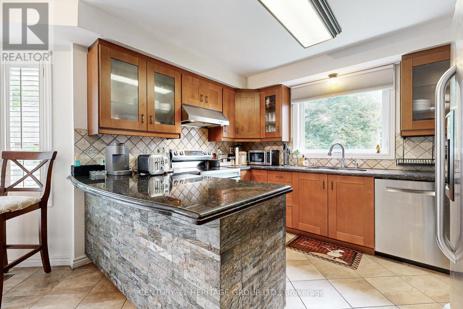 98 CHARING CRESCENT - 14