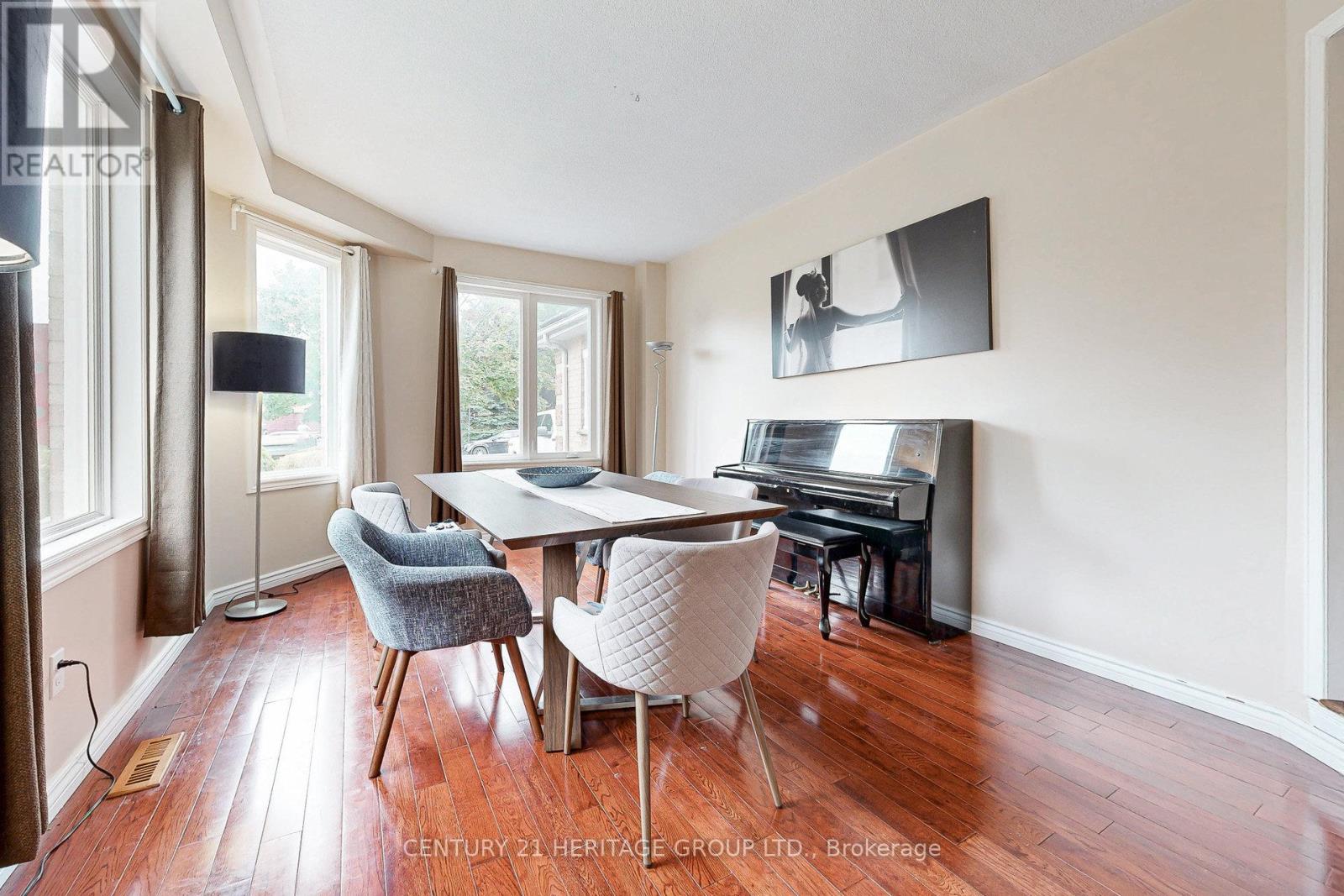 98 CHARING CRESCENT - 24
