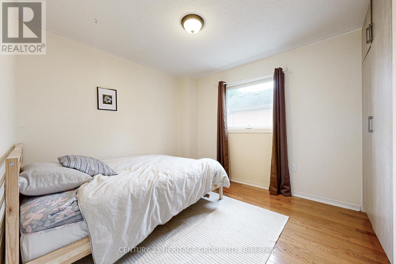 98 CHARING CRESCENT - 35