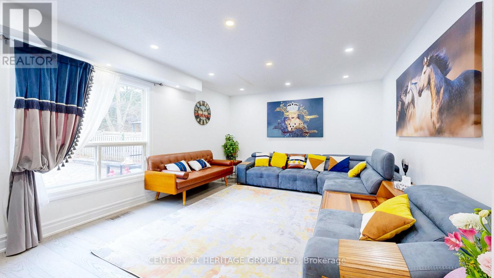 160 CARLYLE CRESCENT - 18