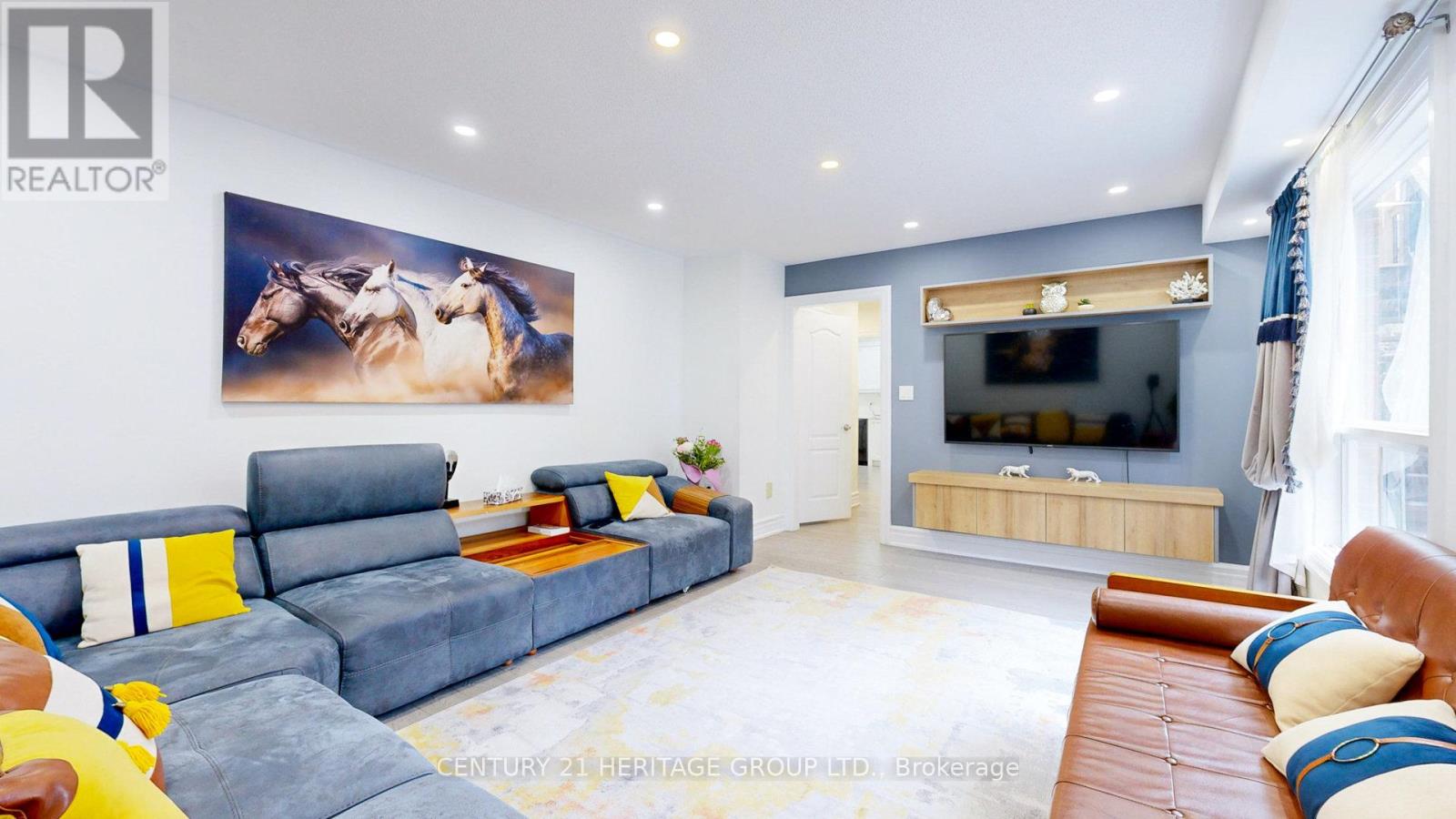 160 CARLYLE CRESCENT - 19