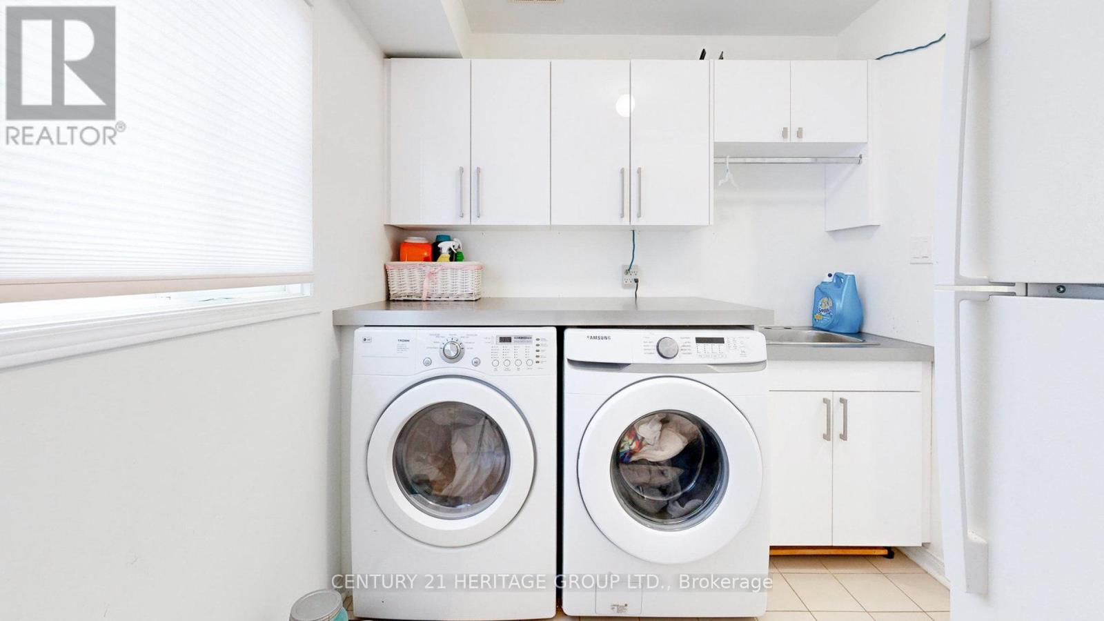 160 CARLYLE CRESCENT - 21