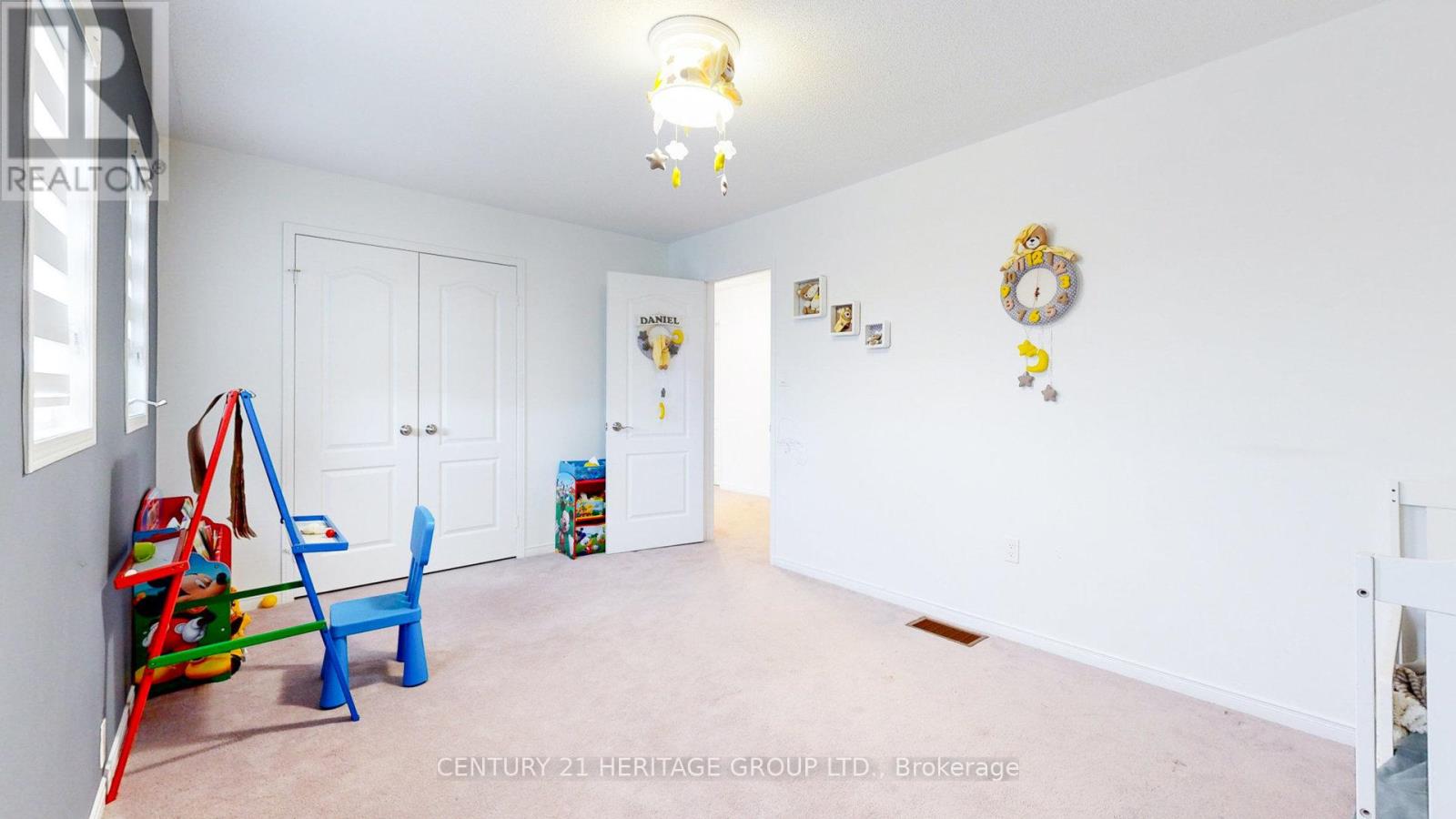 160 CARLYLE CRESCENT - 30