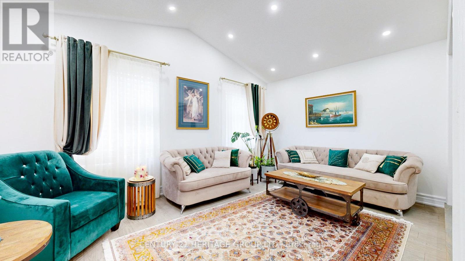160 CARLYLE CRESCENT - 4