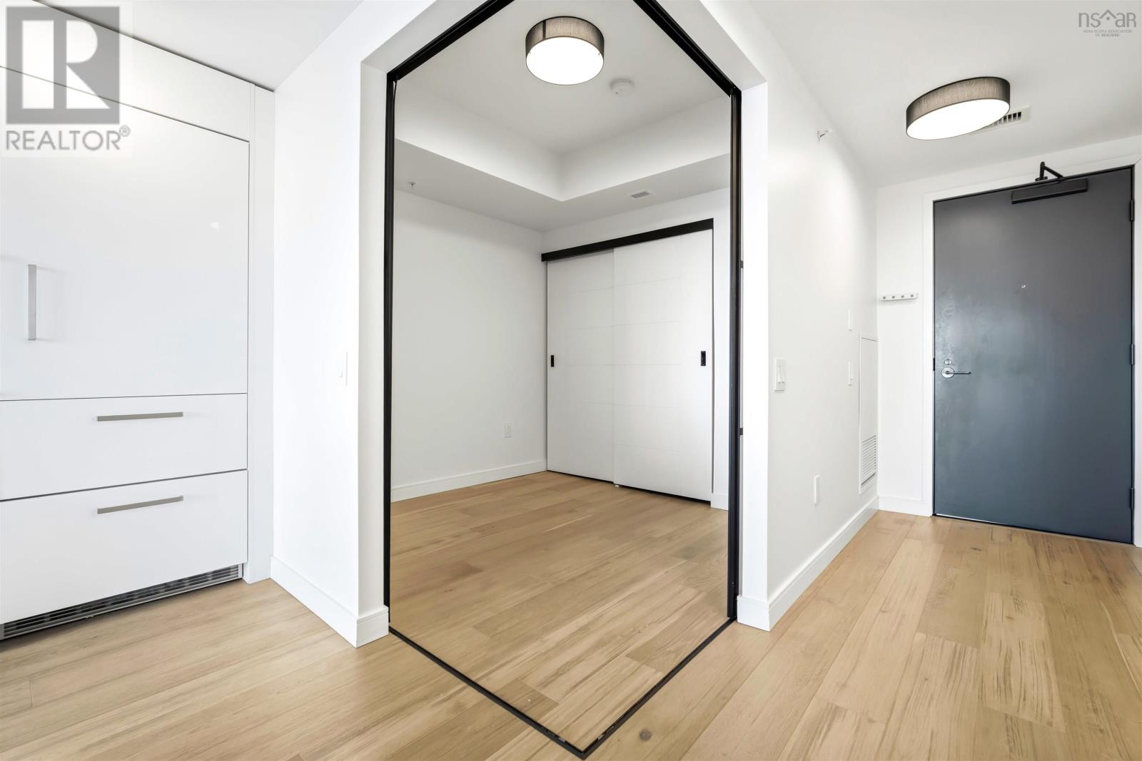 Property 27 of 49 of 1705 1650 Granville Street