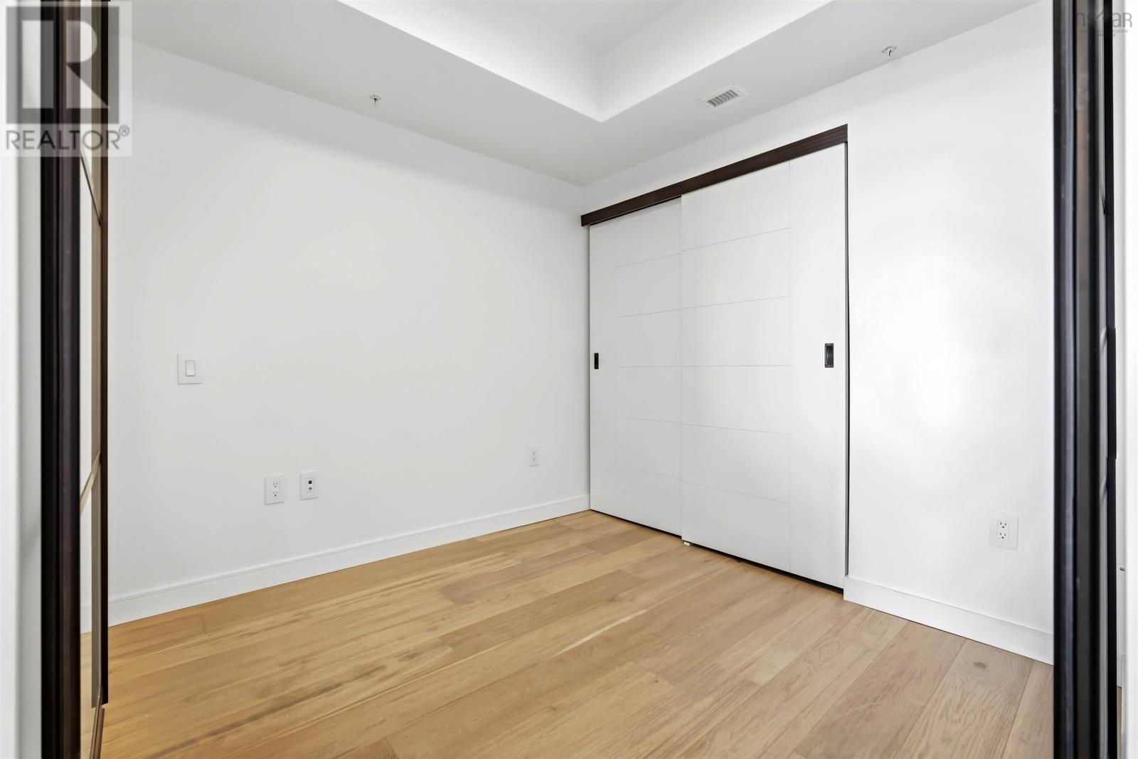 Property 7 of 49 of 1705 1650 Granville Street