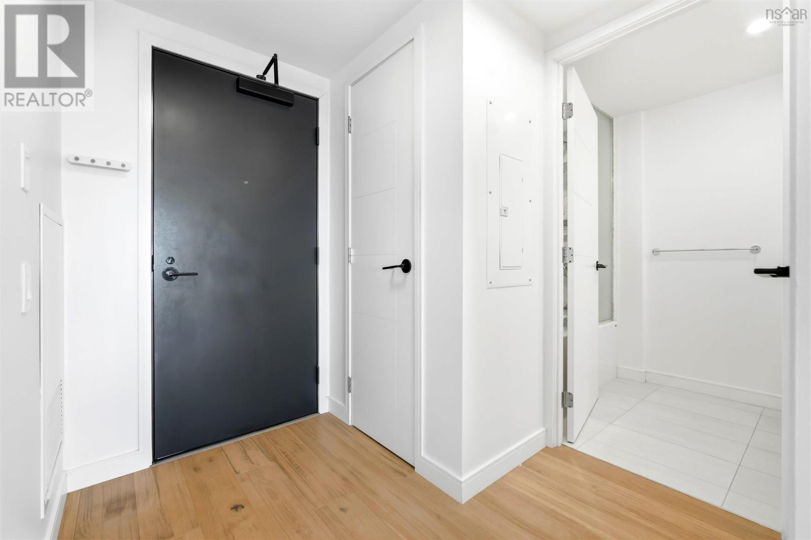 Property 28 of 49 of 1705 1650 Granville Street