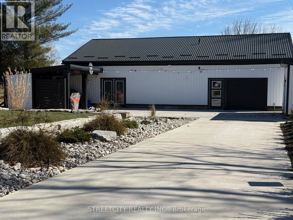 747 Broadway STREET, Plympton-Wyoming, Ontario, N0N1T0 — Photo 6