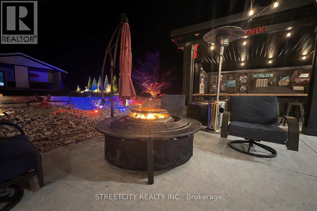 747 Broadway STREET, Plympton-Wyoming, Ontario, N0N1T0 — Photo 39