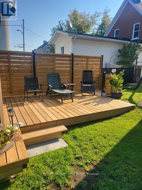 187 NELSON STREET E — photo 23