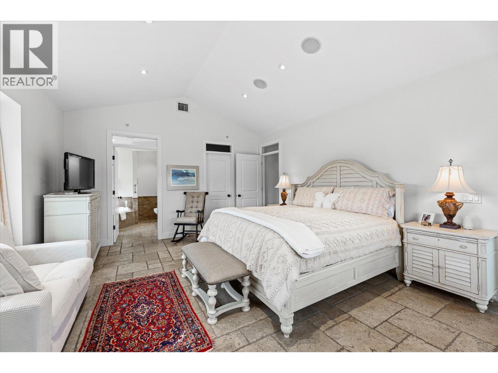 #401 538 McKay Avenue - 18