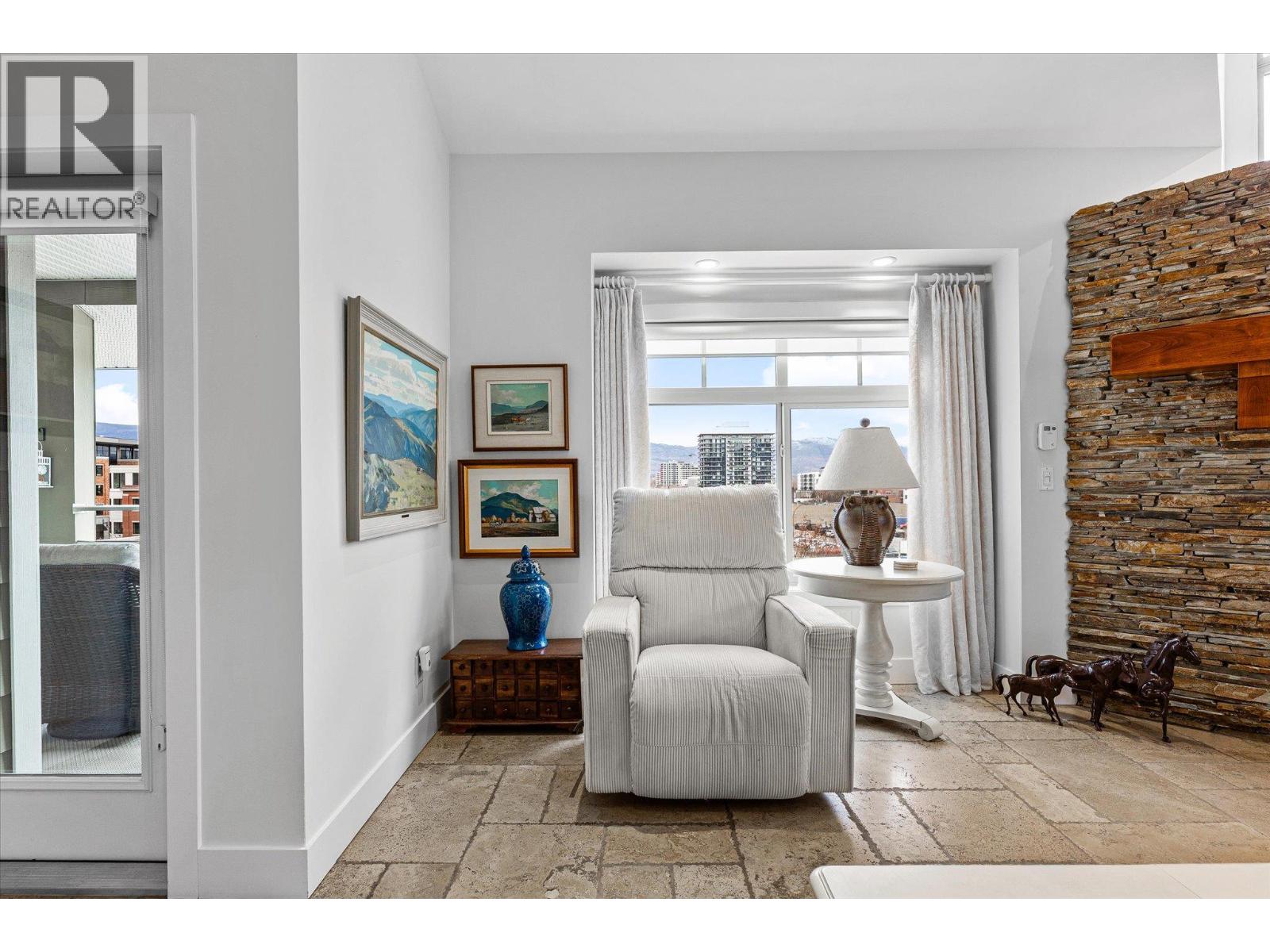 #401 538 McKay Avenue Unit# 401 - 5