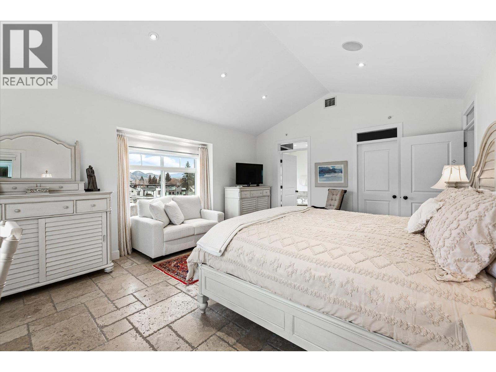 #401 538 McKay Avenue - 17