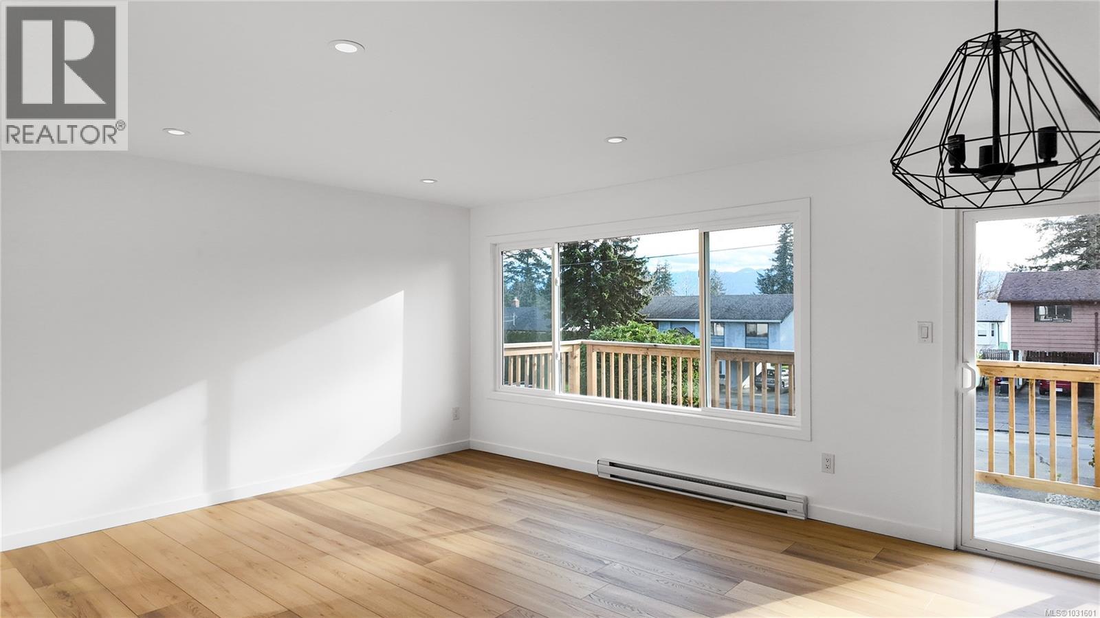 4644 Macintyre Ave, Courtenay