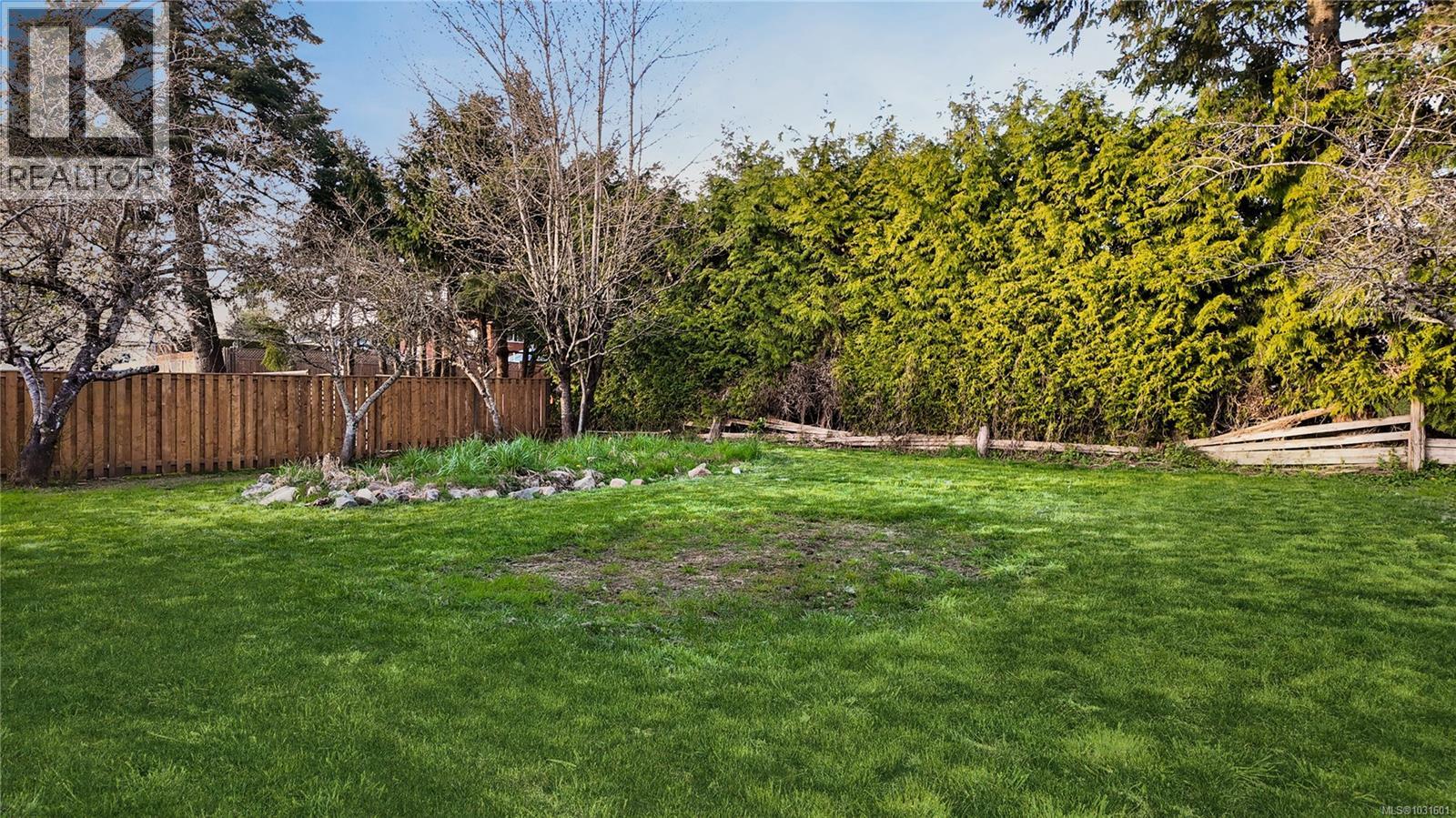 4644 Macintyre Ave, Courtenay