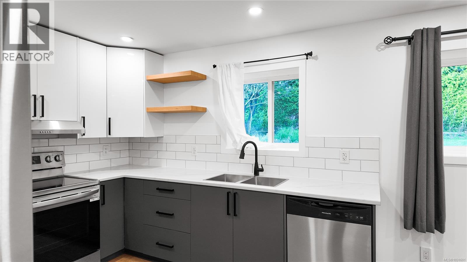 4644 Macintyre Ave, Courtenay