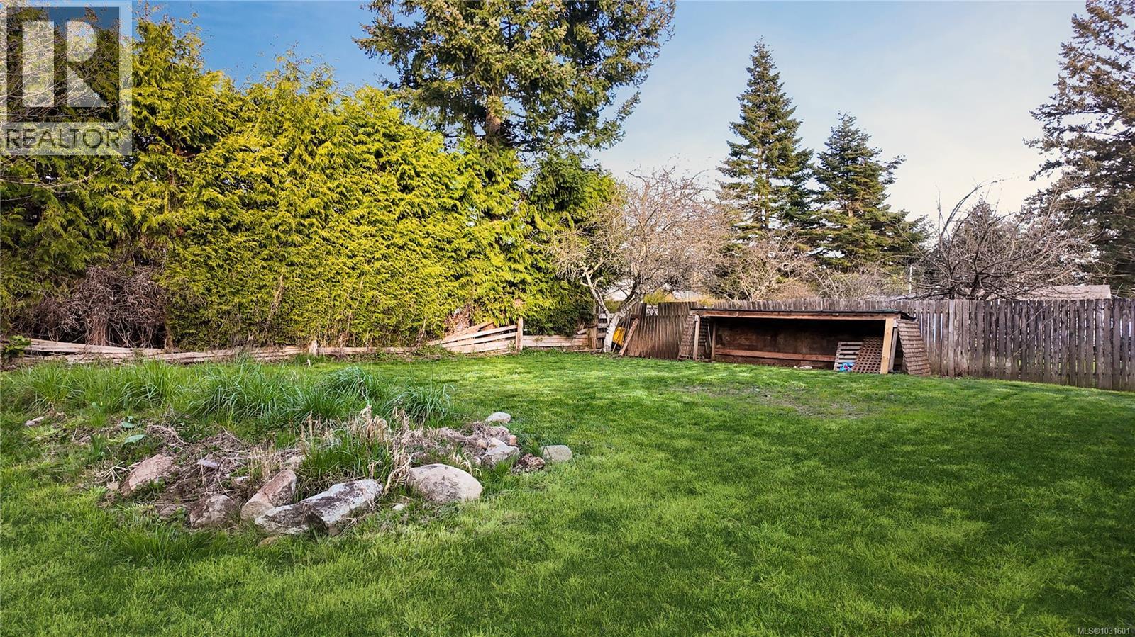 4644 Macintyre Ave, Courtenay