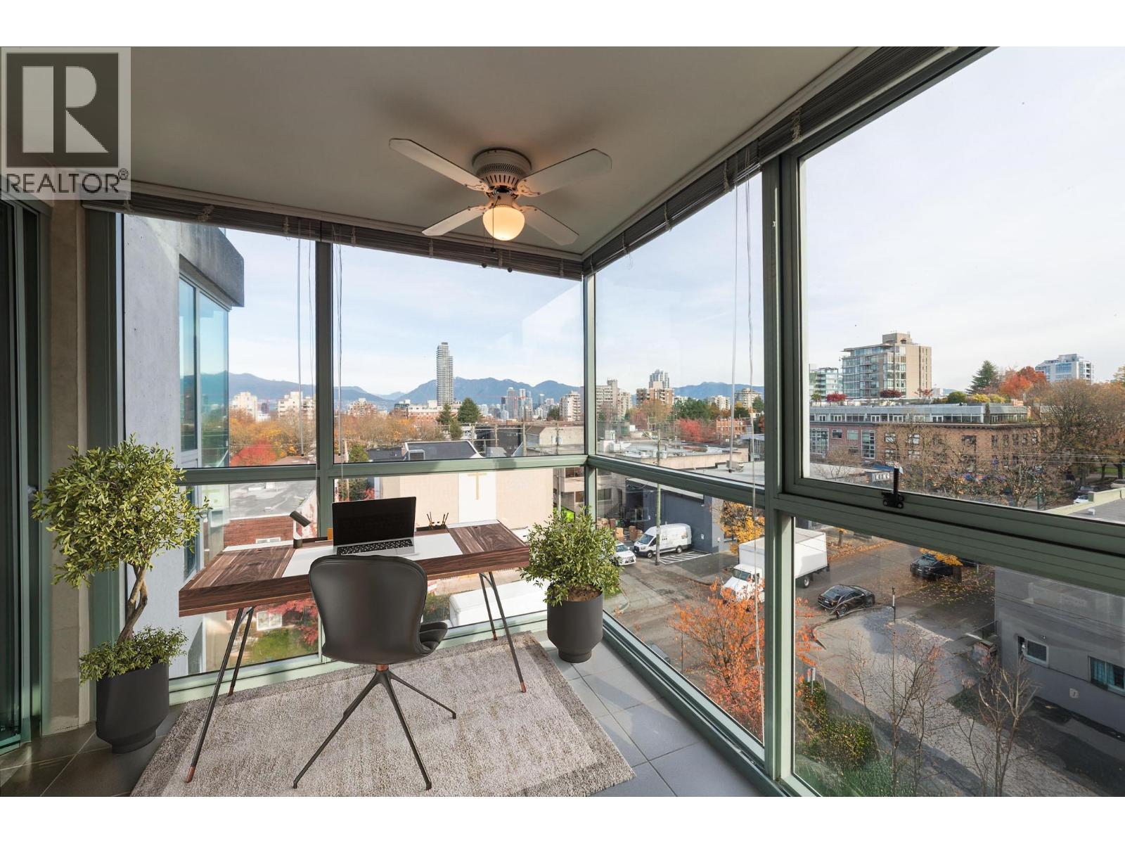 602 1550 W 15TH AVENUE, Vancouver