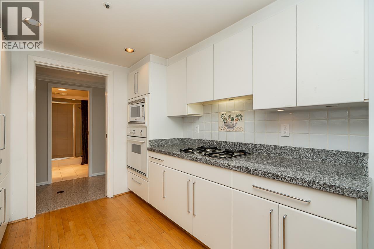 602 1550 W 15TH AVENUE, Vancouver