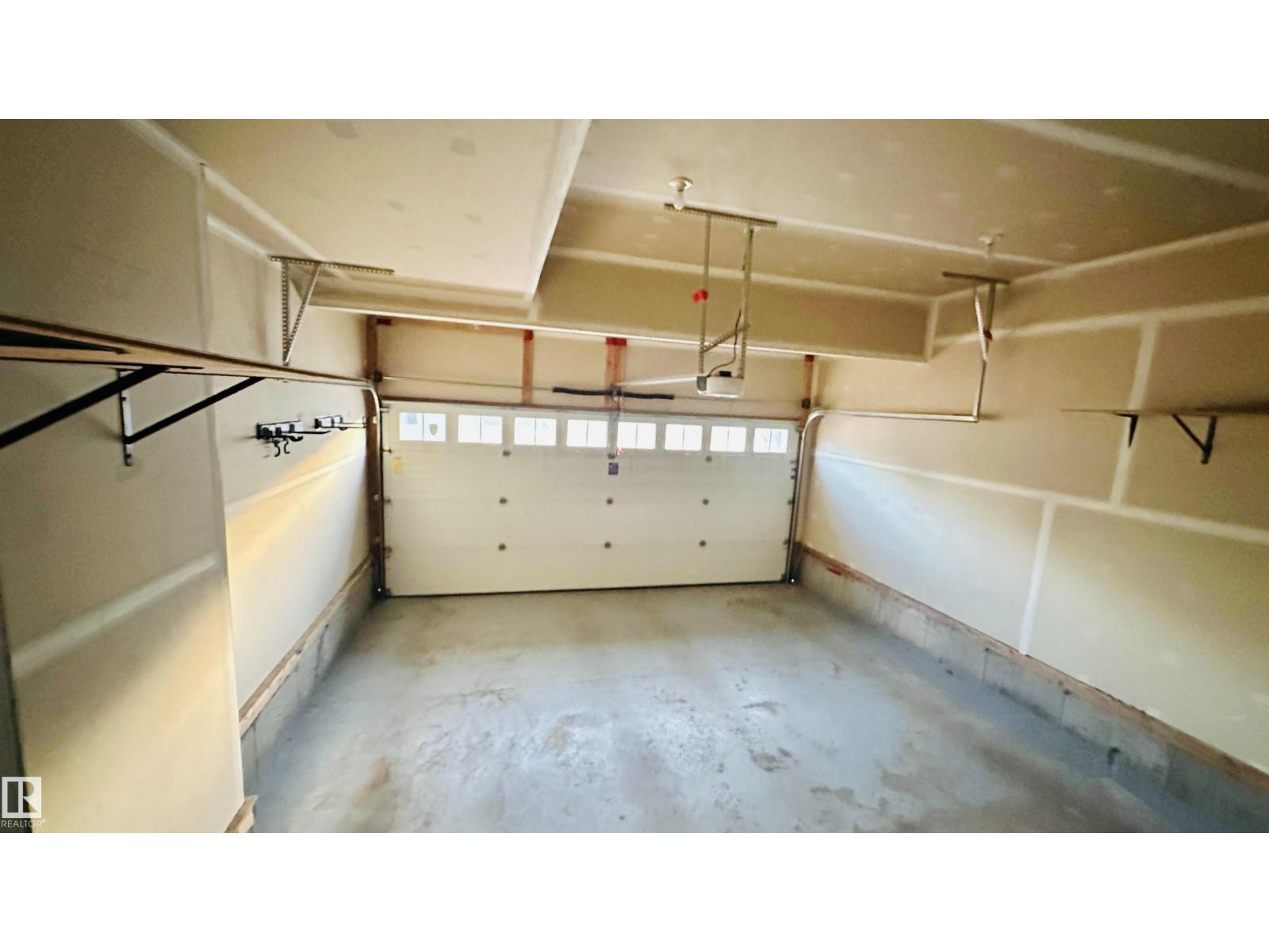 1105 33A ST NW - 32