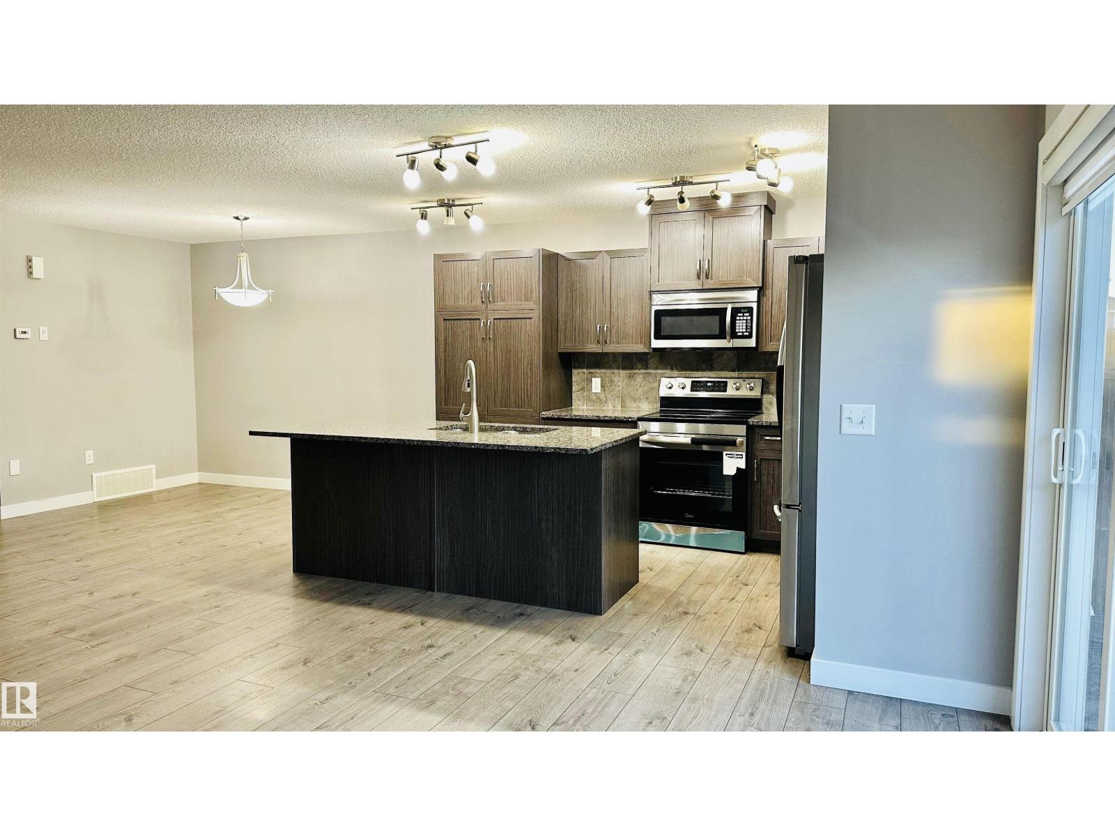 1105 33A ST NW - 7
