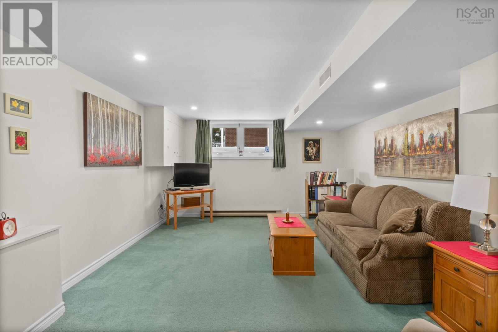 Property 29 of 52 of 16 Canary Crescent