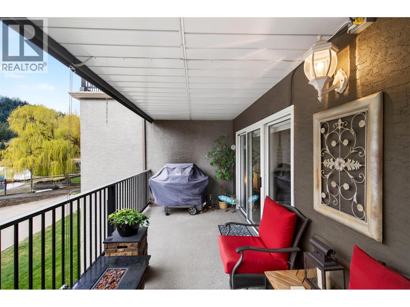 #8 100 ARCHIBALD STREET - 27