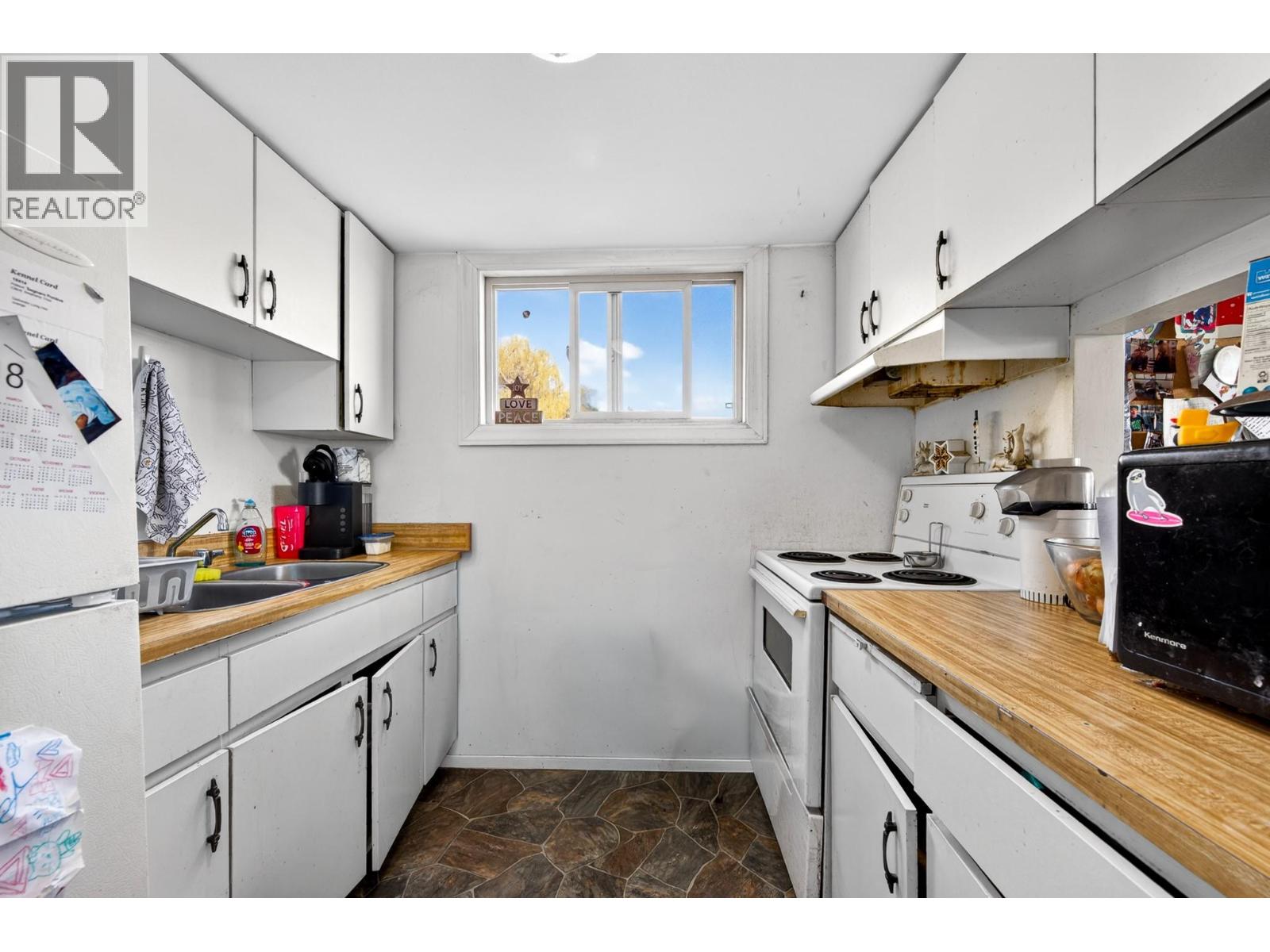 #31 1750 SUMMIT DRIVE - 8