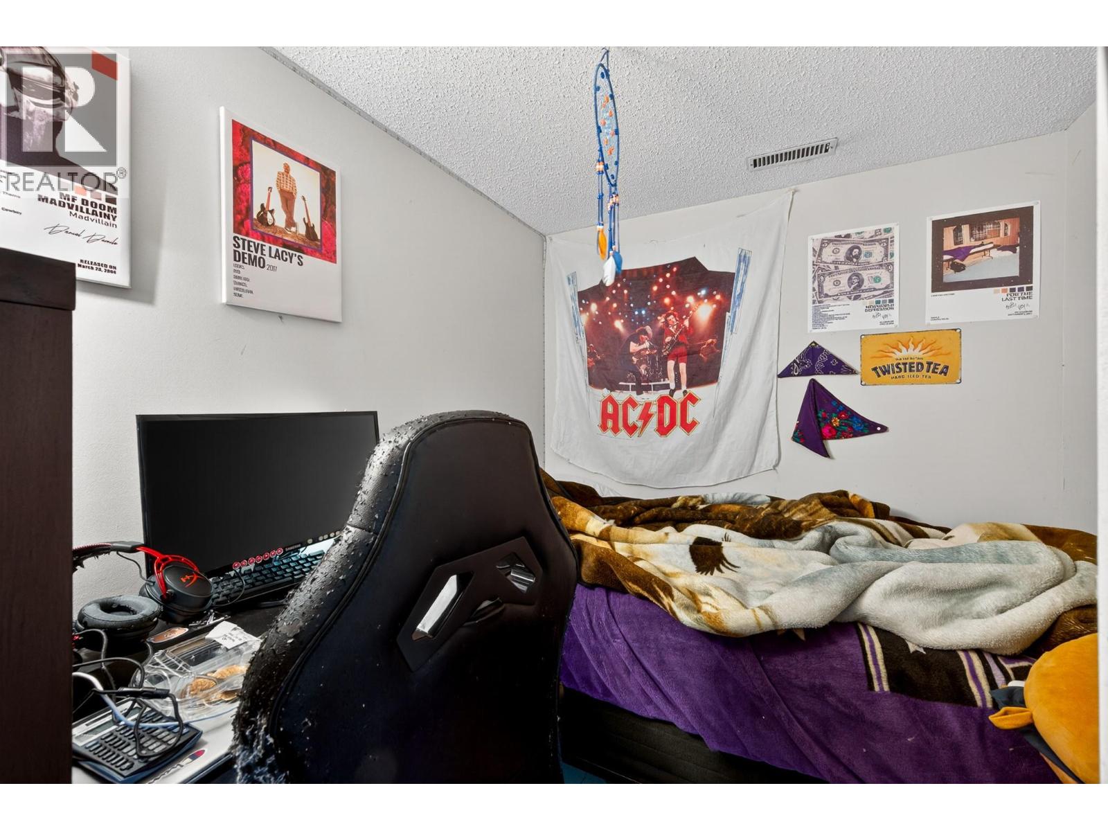 #31 1750 SUMMIT DRIVE - 9