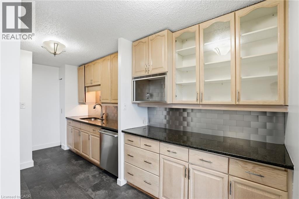#606 222 JACKSON Street W Unit# 606 - 17