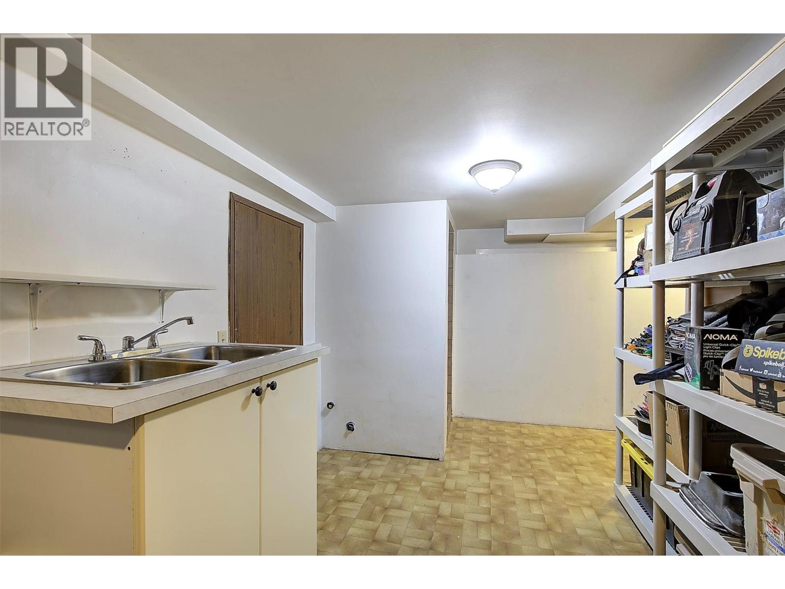 2640 Gordon Drive, Kelowna