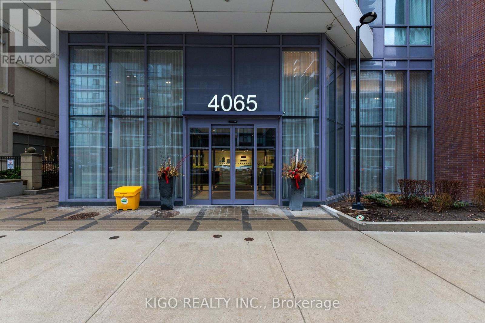 #2406 4065 CONFEDERATION PARKWAY - 4