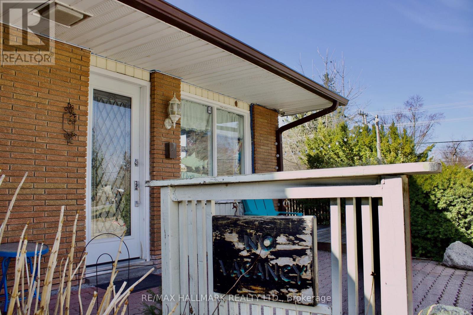 122 RIDGEWAY ROAD — photo 31