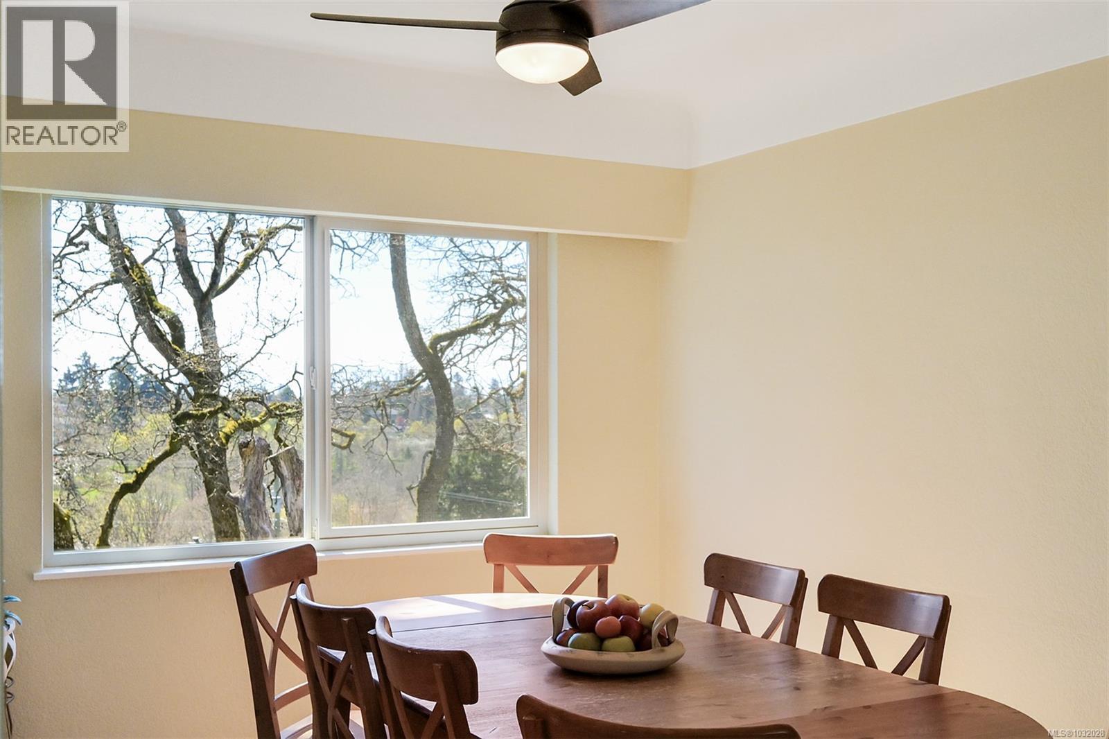  967 Ridgeway Street, Saanich