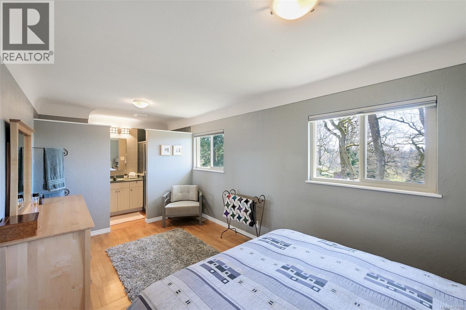  967 Ridgeway Street, Saanich