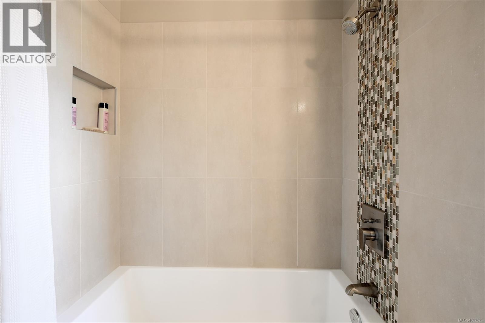  967 Ridgeway Street, Saanich