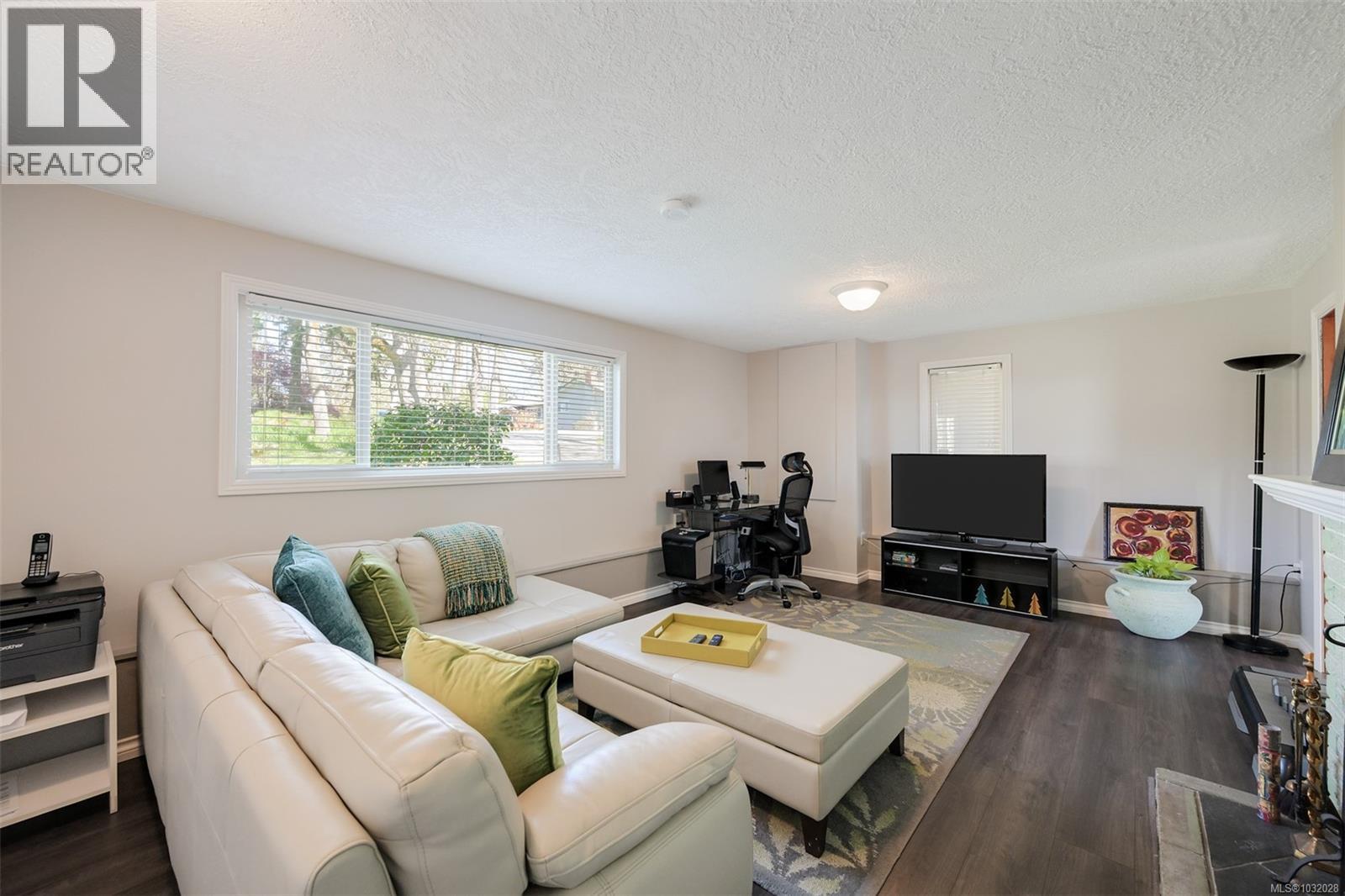  967 Ridgeway Street, Saanich