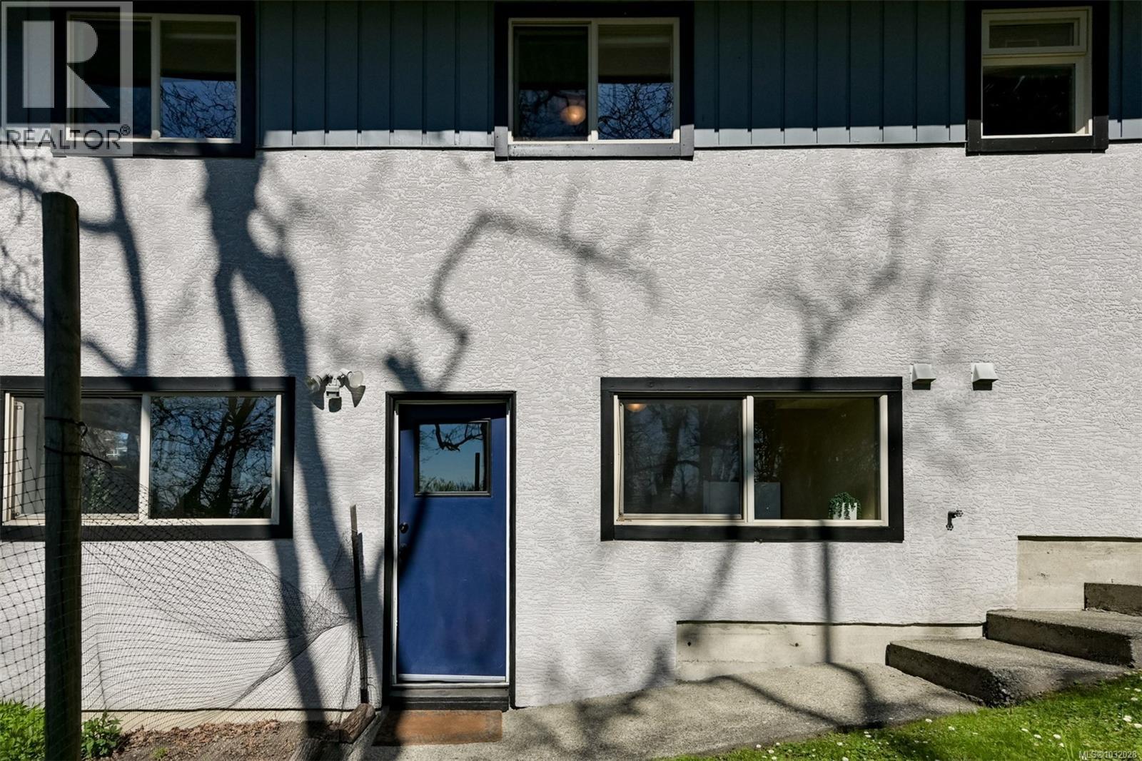  967 Ridgeway Street, Saanich