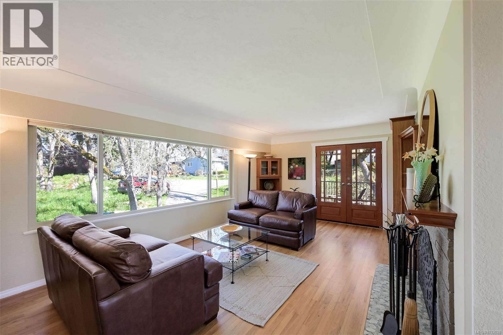  967 Ridgeway Street, Saanich