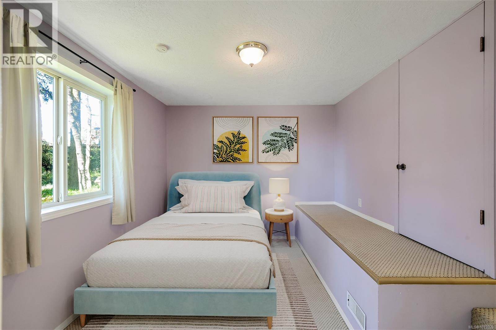  967 Ridgeway Street, Saanich