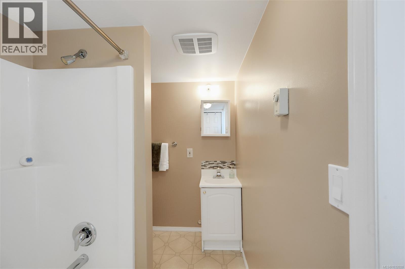  967 Ridgeway Street, Saanich