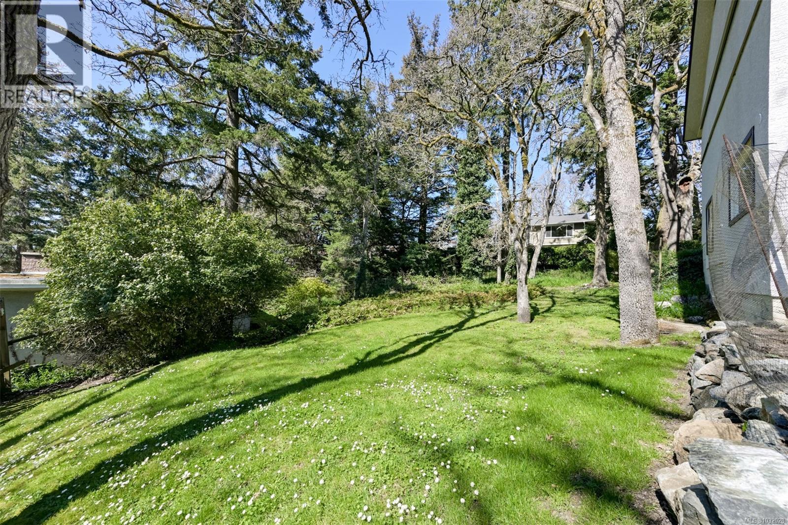  967 Ridgeway Street, Saanich